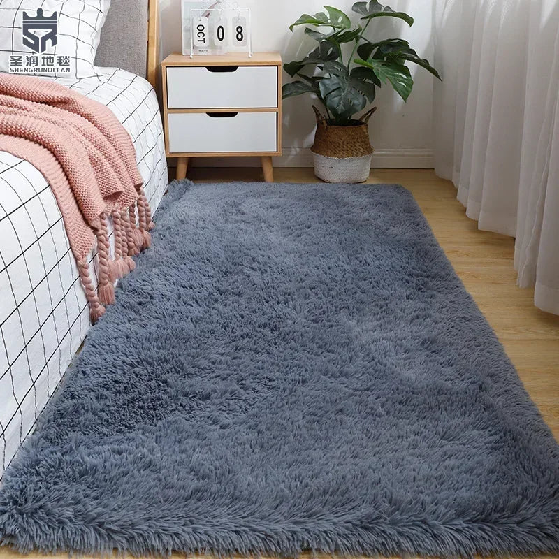 Luxurious Silk-Wool Blend Bedside Rug for Girls, Non-Slip Silicone Base, Plush Living Room Carpet, Adorable Bedroom Decor